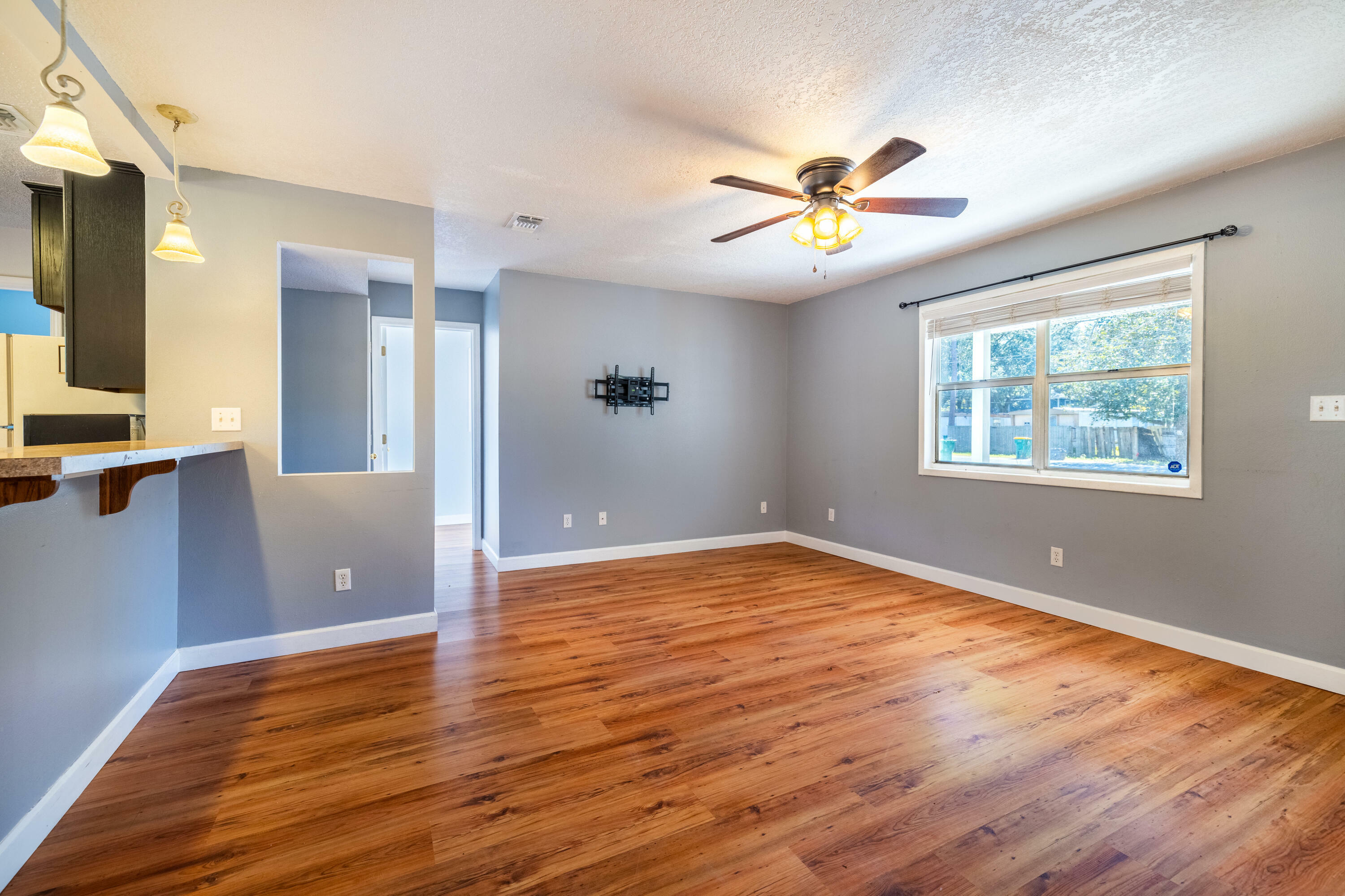 Property Photo:  106 Sasser Street  FL 32578 