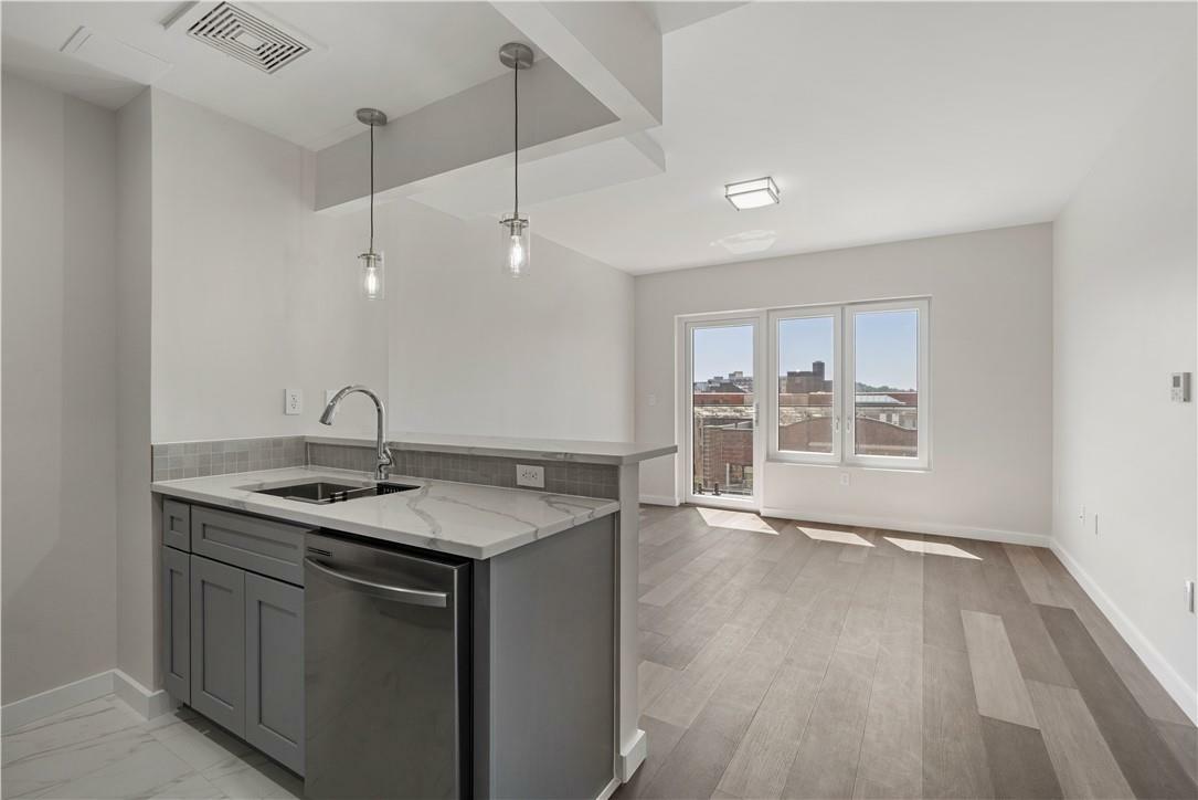 Property Photo:  112 Seaman Avenue 4D  NY 10034 