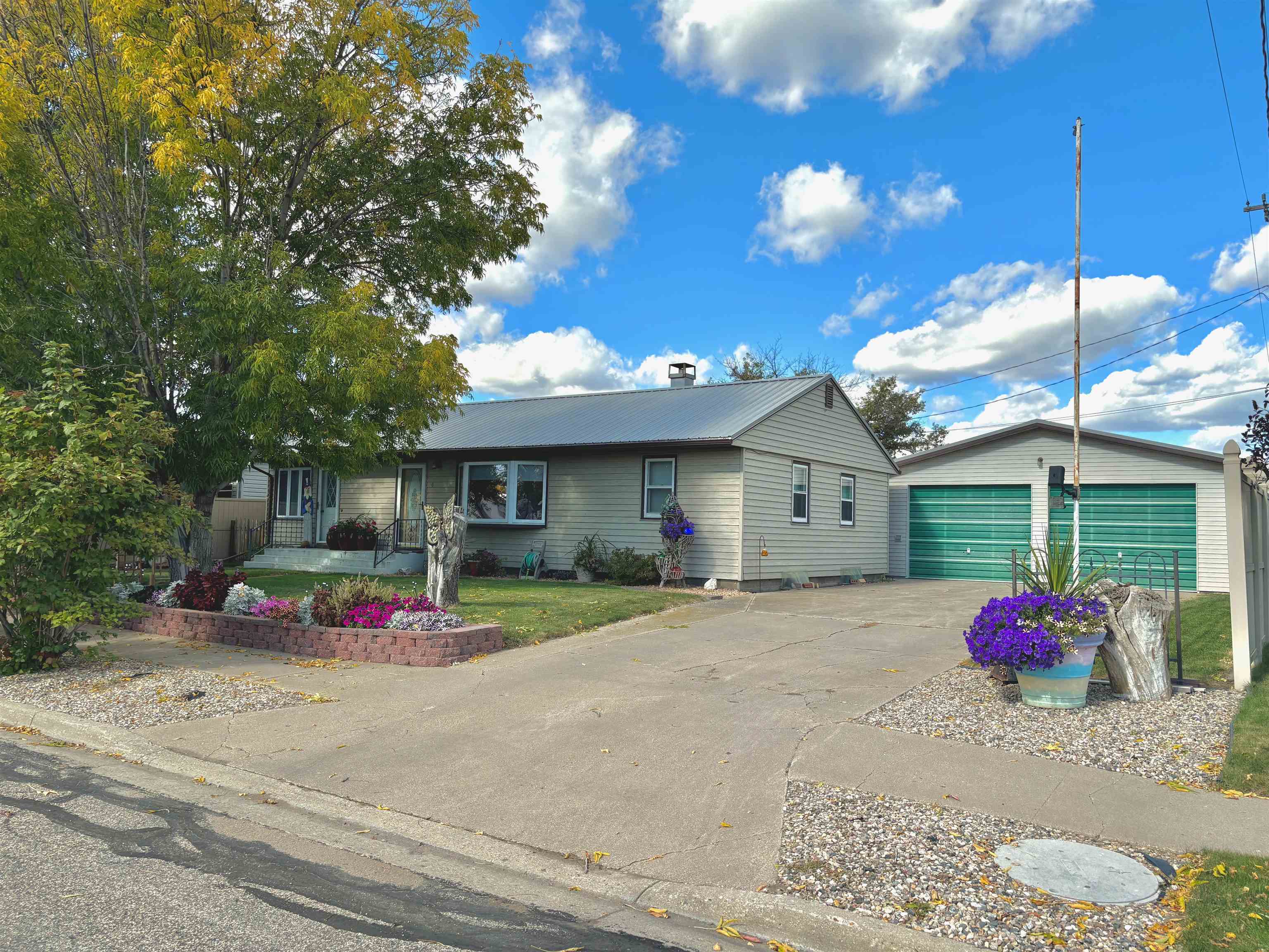 Property Photo:  6 4th Ave NW  ND 58788 