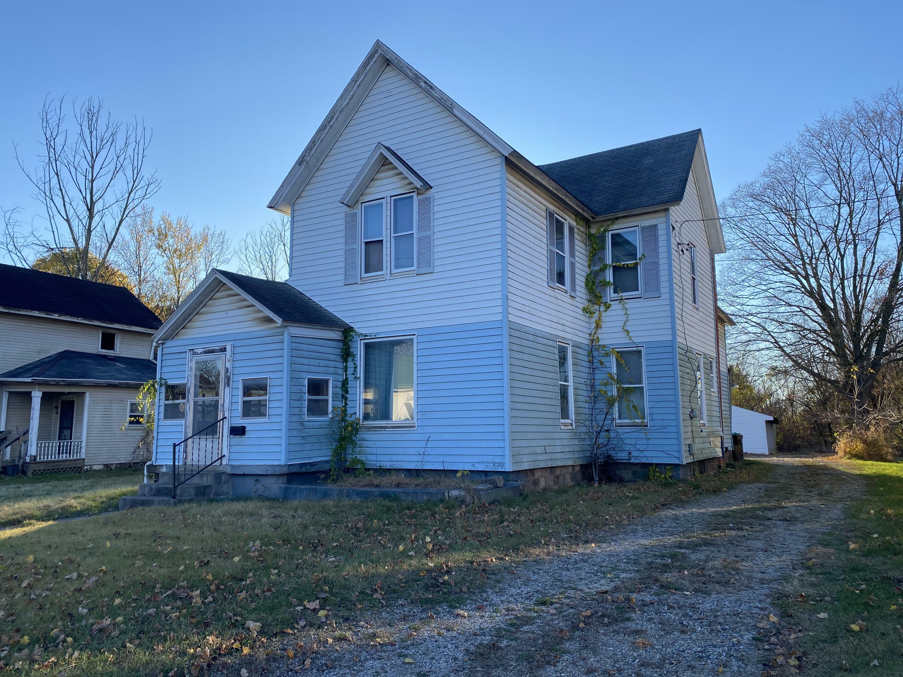 925 N Eaton Street  Albion MI 49224 photo