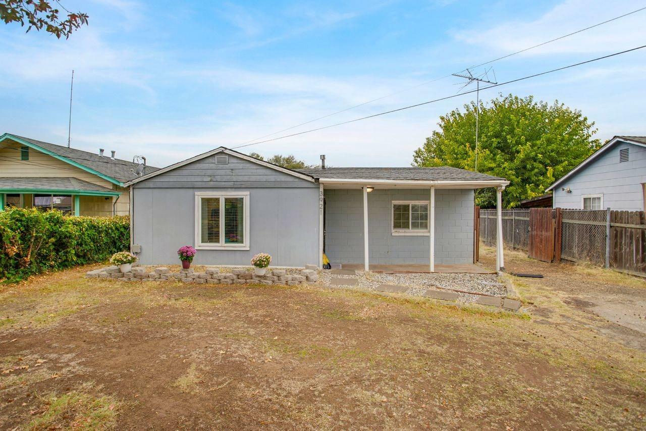 Property Photo:  3921 Dayton Street  CA 95838 