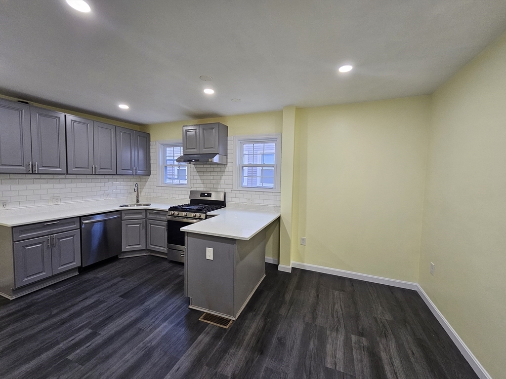 Property Photo:  421 Furnace Brook Parkway 1  MA 02170 