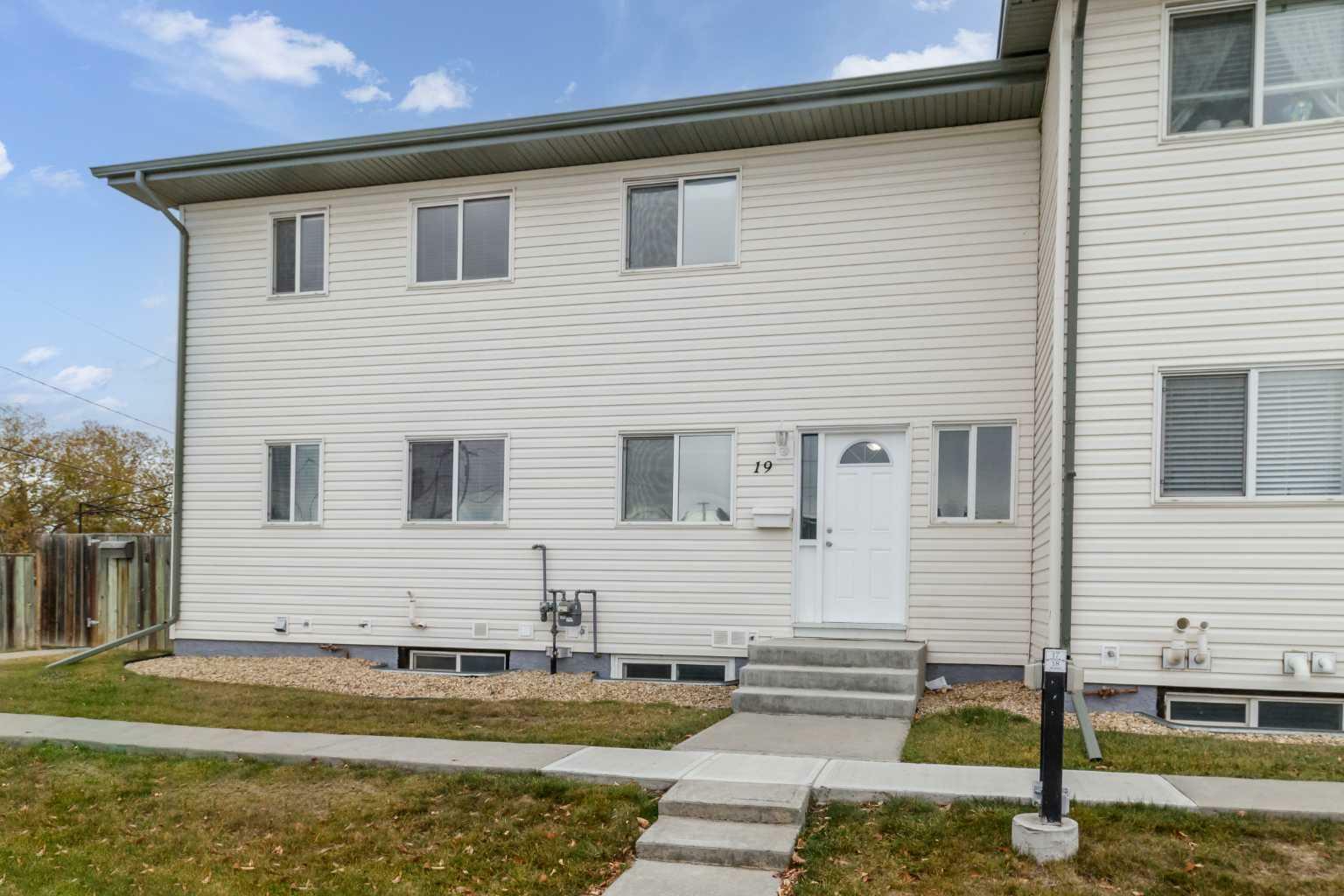 1 Fir Street 19  Red Deer AB T4N 1Y1 photo