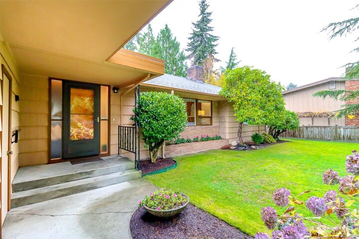 Property Photo:  14635  20th Avenue SW  WA 98166 