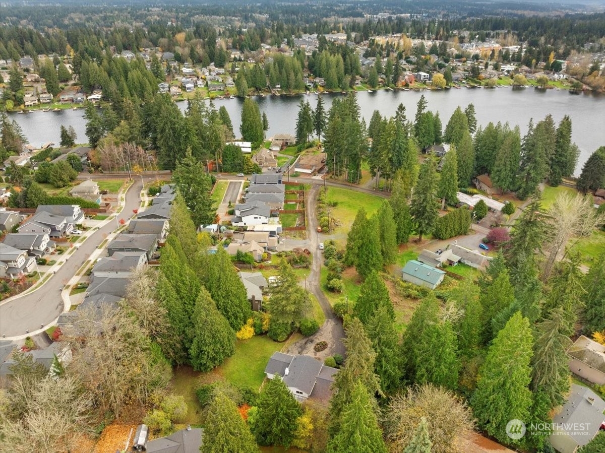 Property Photo:  15702  Larch Way  WA 98087 