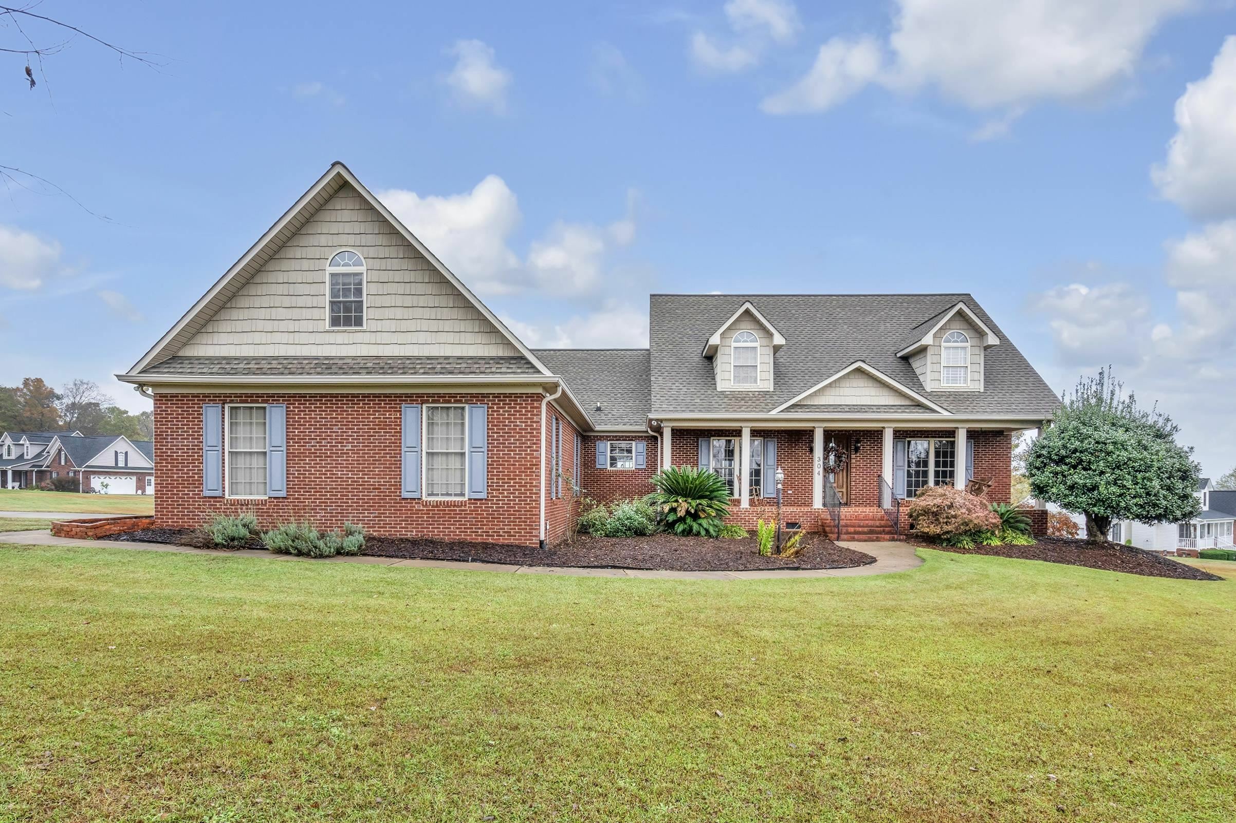 Property Photo:  304 Millworks Court  SC 29322 