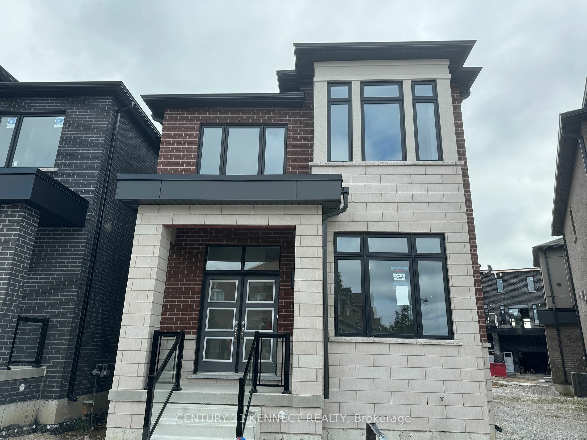 35 Golden Fern St  Markham ON L6B 0V3 photo