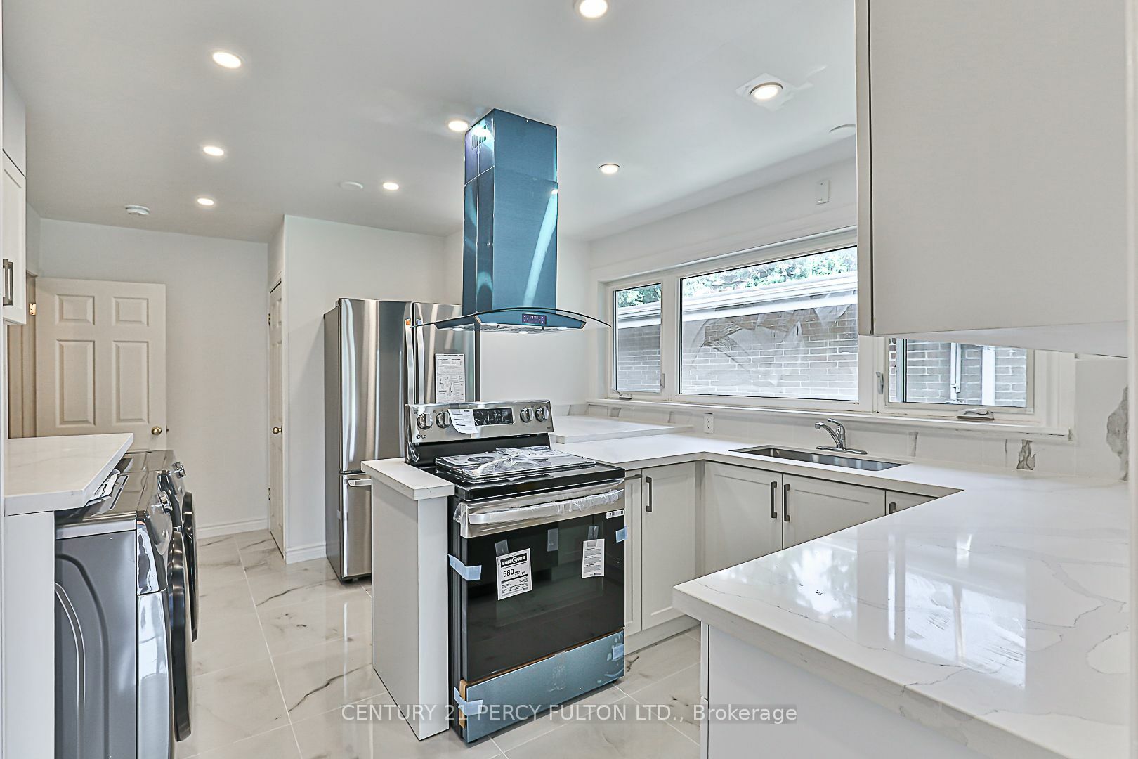 Property Photo:  6 Blithfield Ave #Main  ON M2K 1Y1 