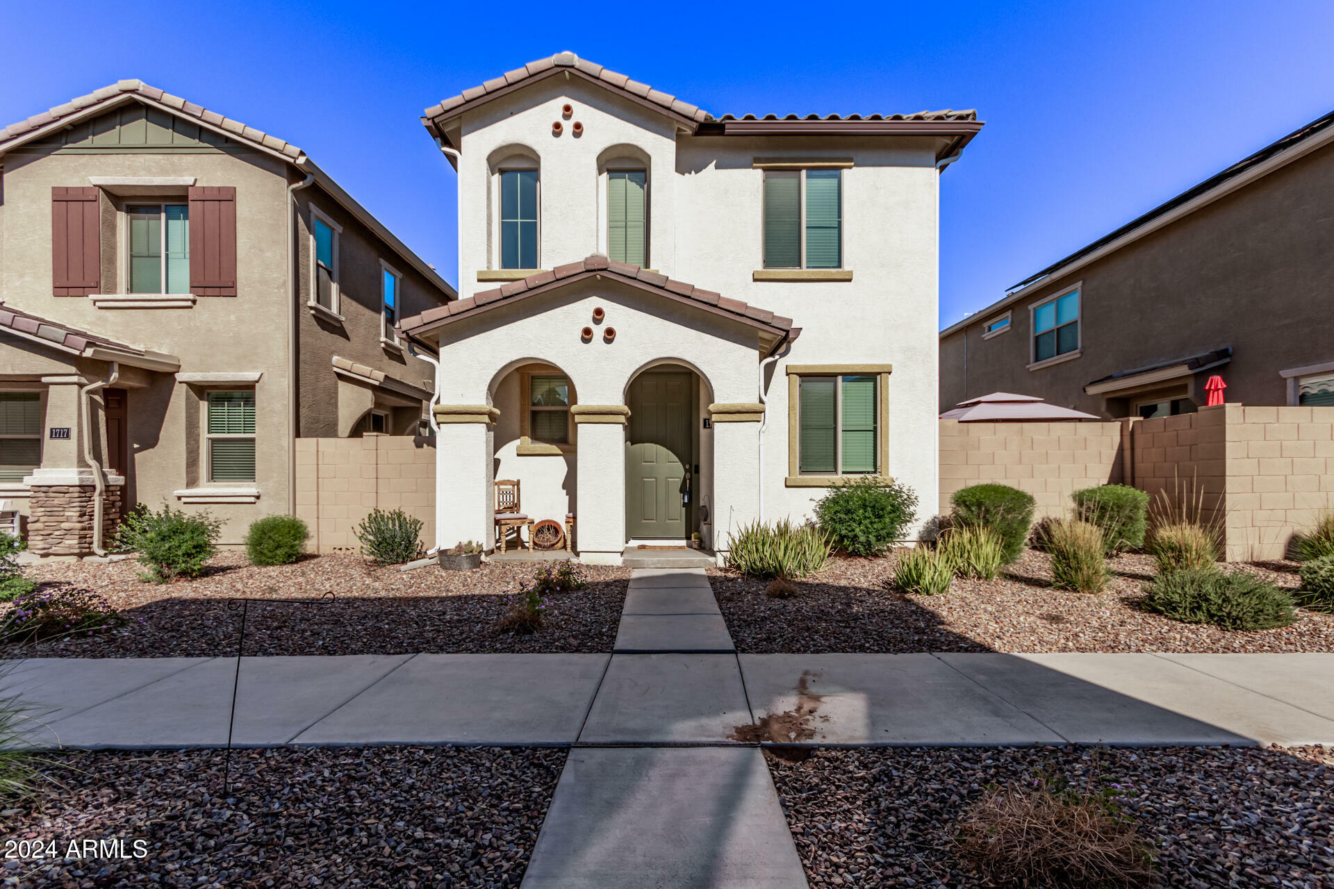 Property Photo: 1715 S 82nd Place AZ 85209