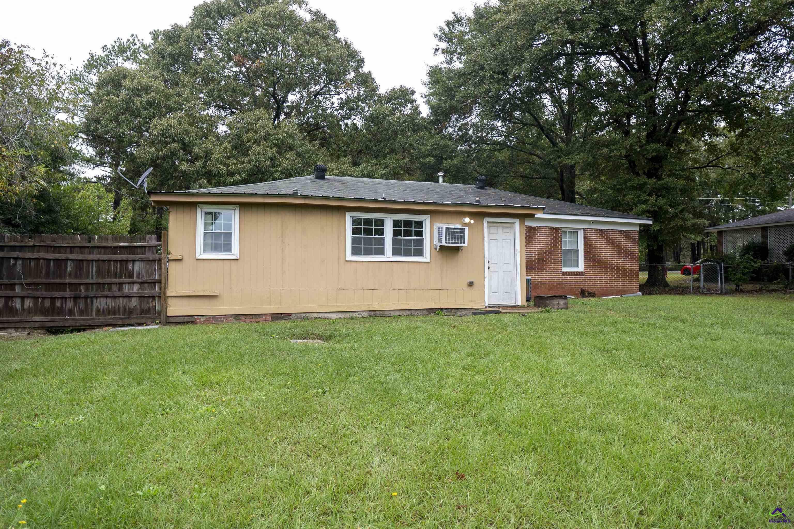 Property Photo:  102 Oconee Street  GA 31088 