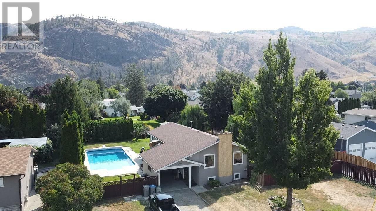 4702 Spurraway Road  Kamloops BC V2H 1M7 photo