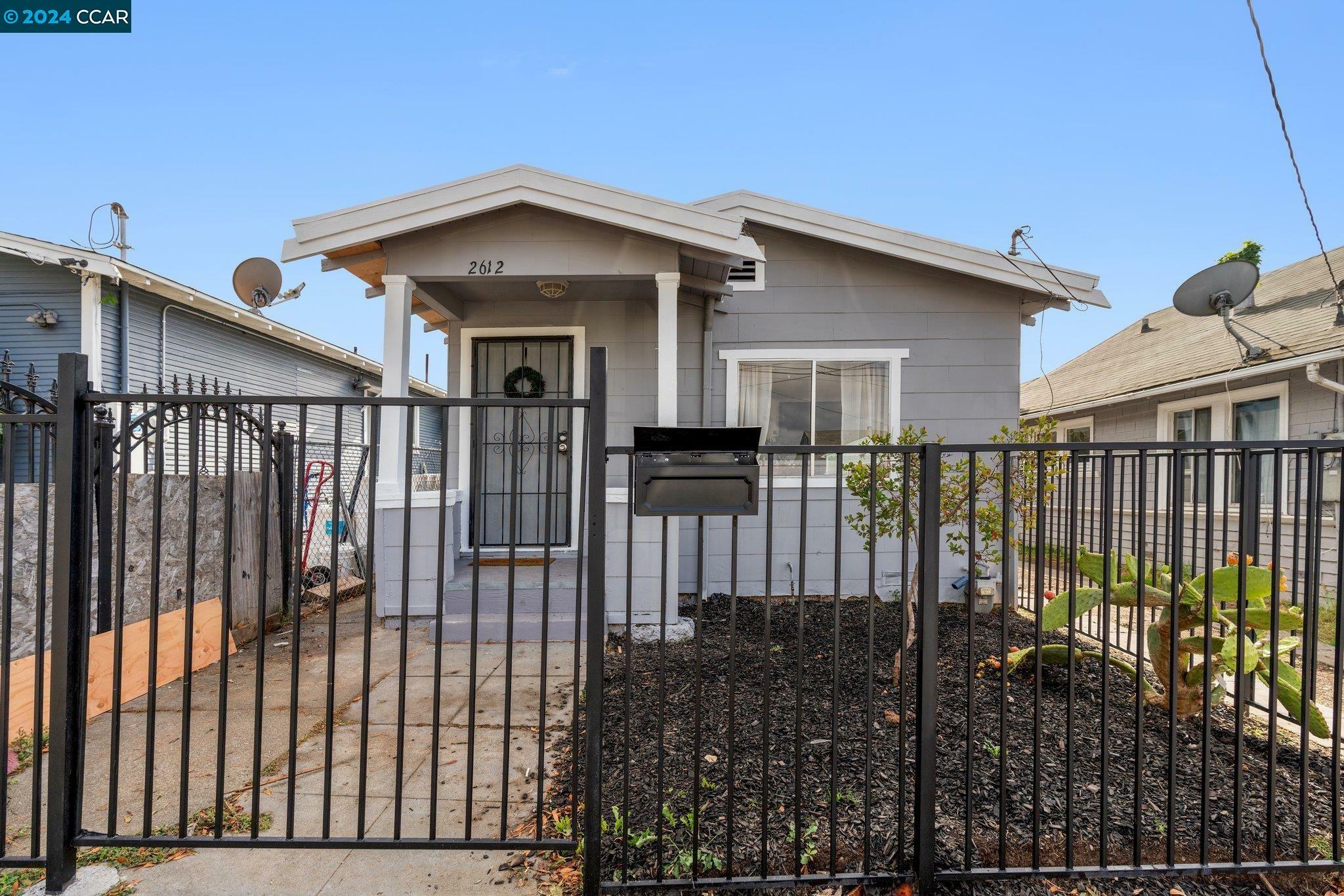 Property Photo:  2612 75th Ave  CA 94605 