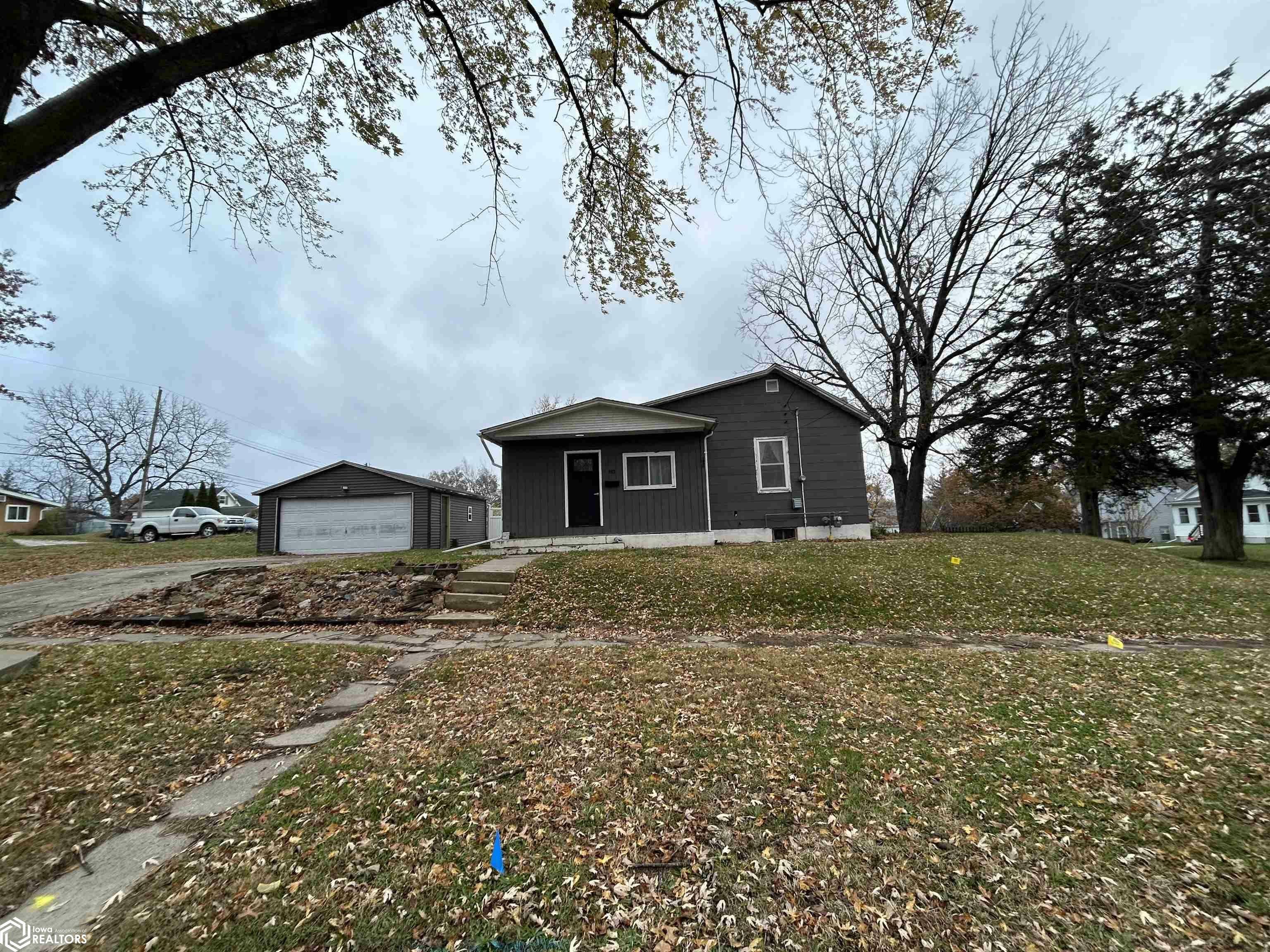 Property Photo:  103 N Garfield Avenue  IA 52601 