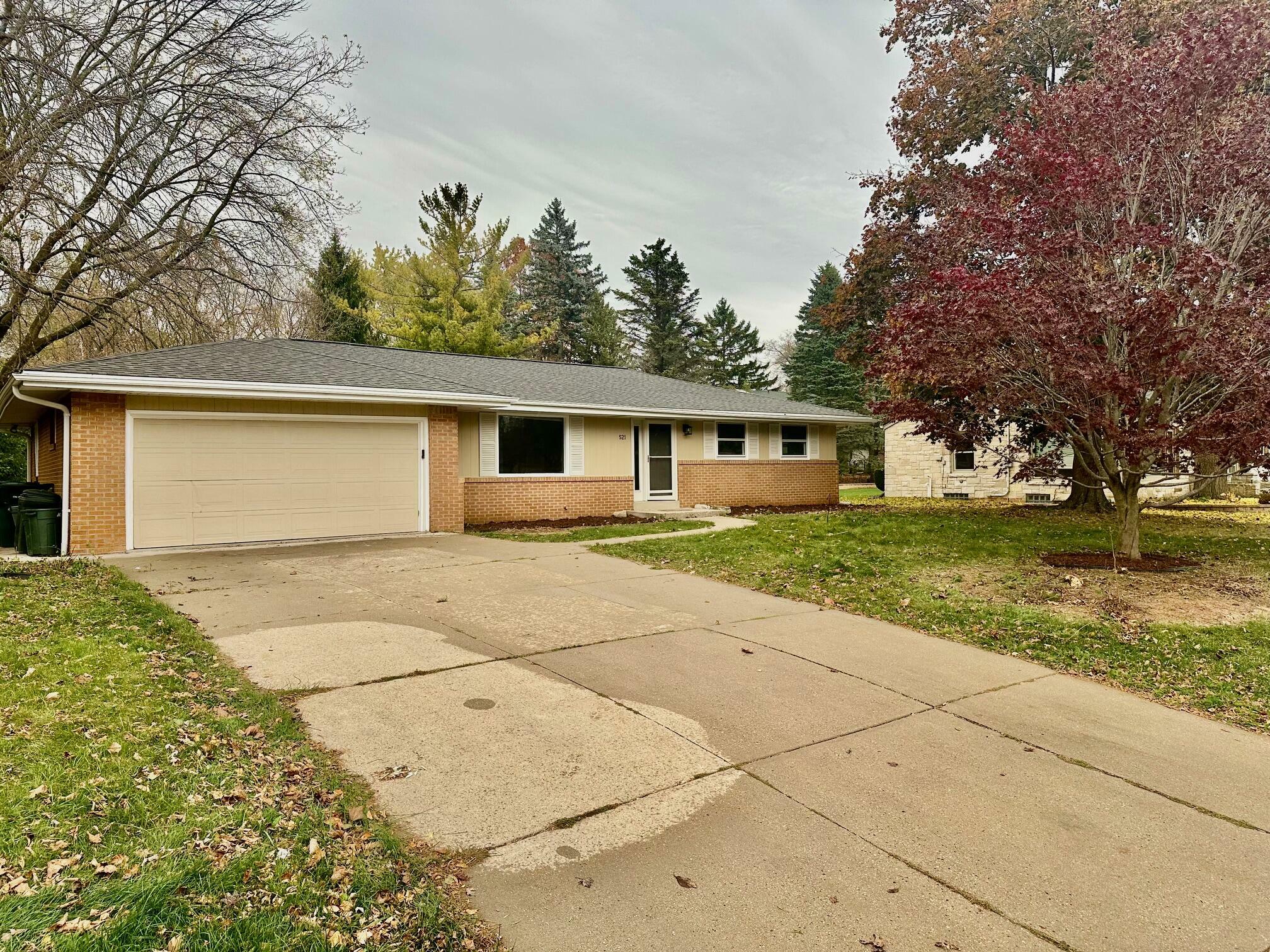 512 W Montclaire Ave  Glendale WI 53217 photo