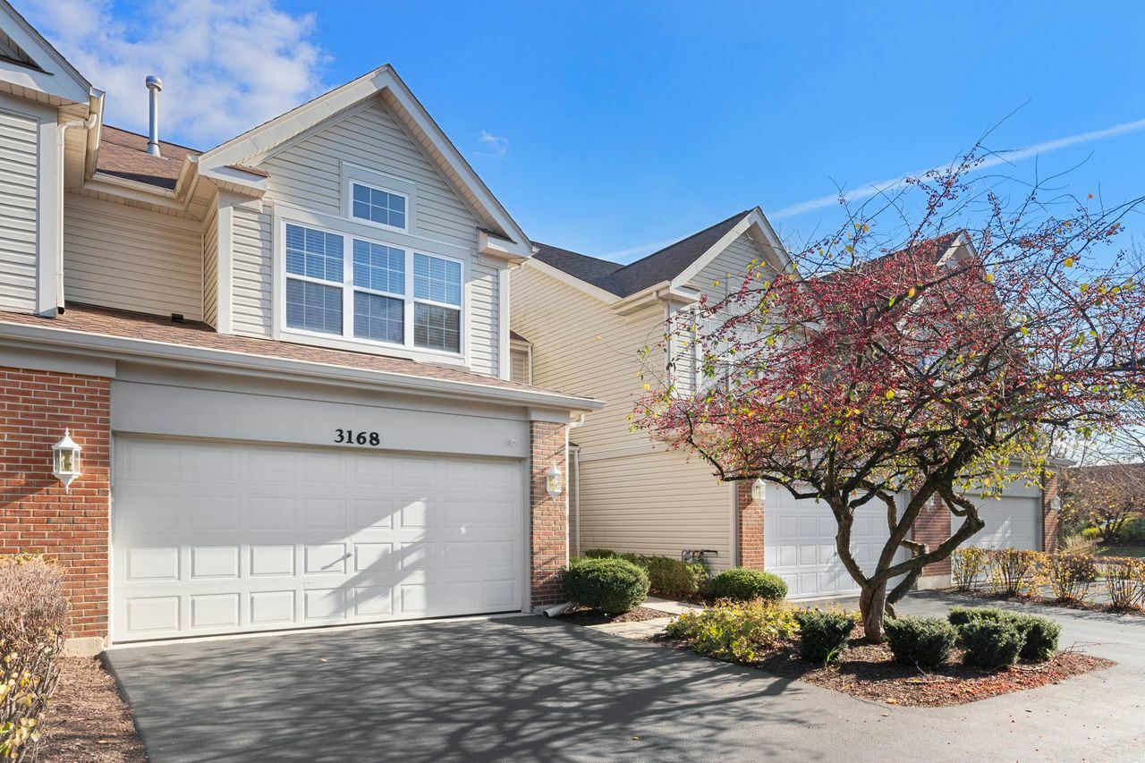 Property Photo: 3168 Renard Lane IL 60175