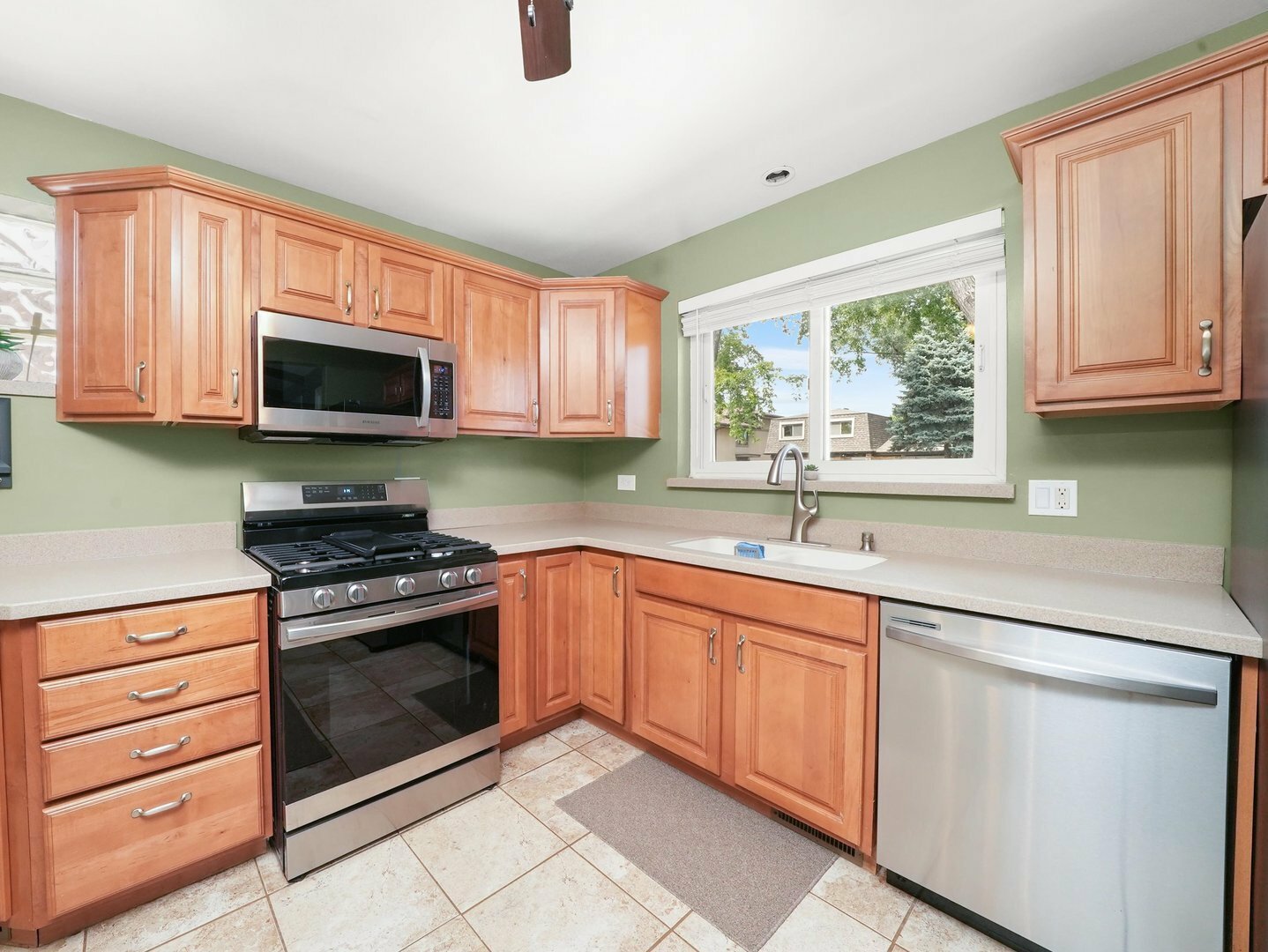 Property Photo:  4013 W 106th Street  IL 60453 