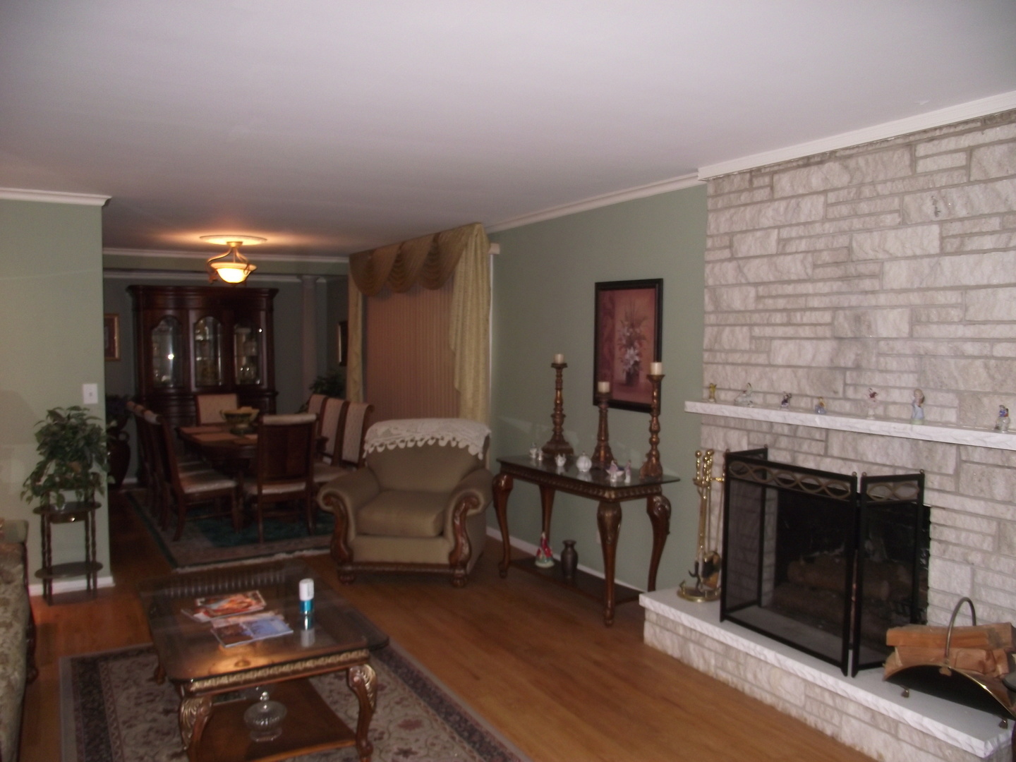 Property Photo:  1533 McDaniel Avenue  IL 60201 