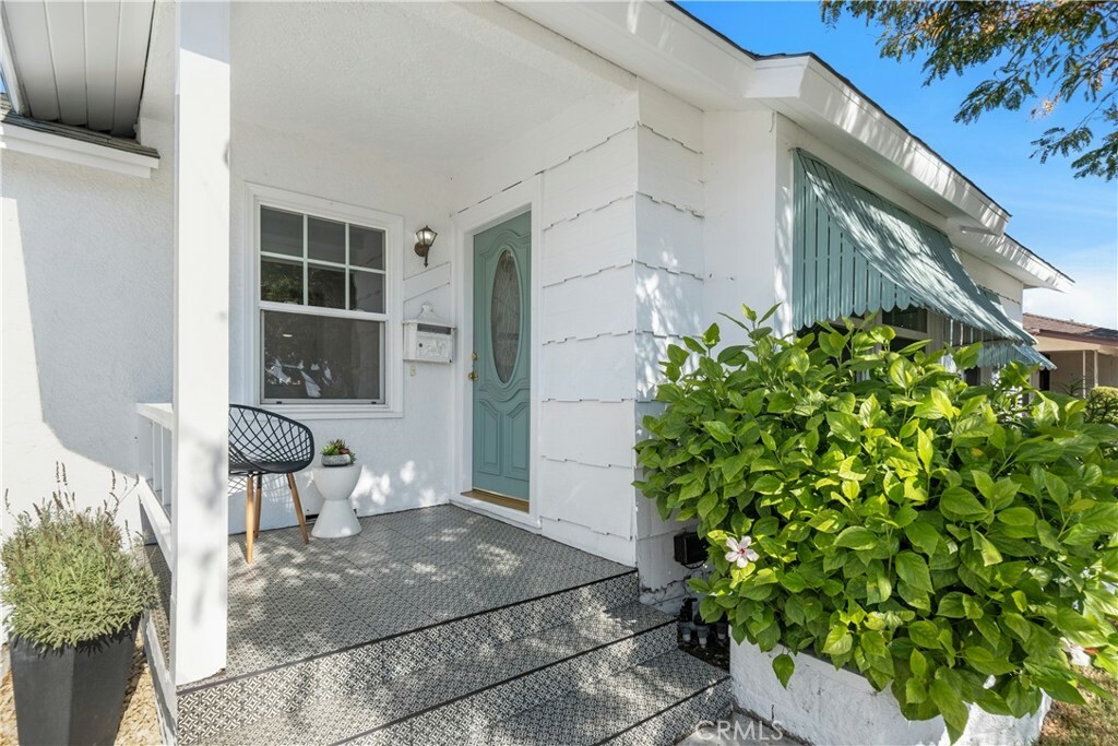 Property Photo:  2123 W 146th Street  CA 90249 