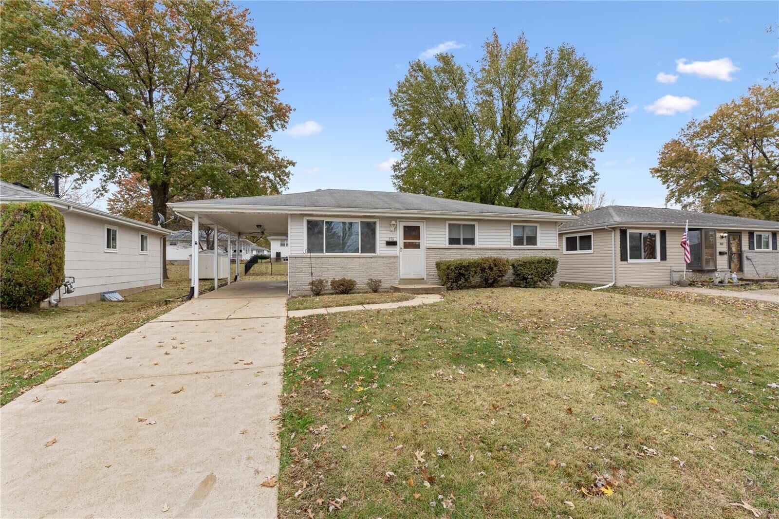 Property Photo:  816 Virgo Lane  MO 63125 