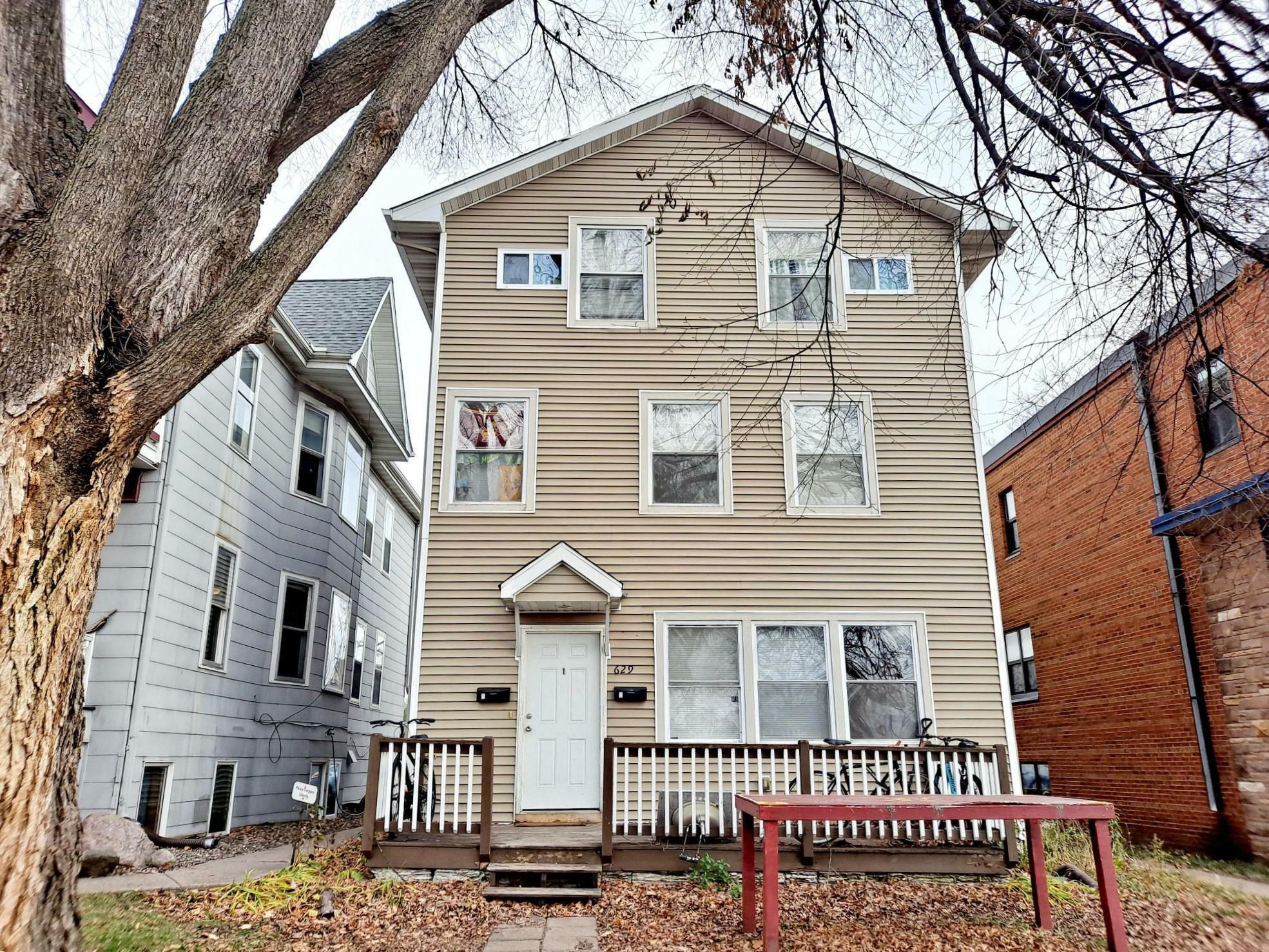 Property Photo:  629 Oak Street SE  MN 55414 