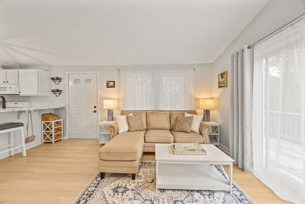 Property Photo:  35 Ashumet Rd 5D  MA 02649 