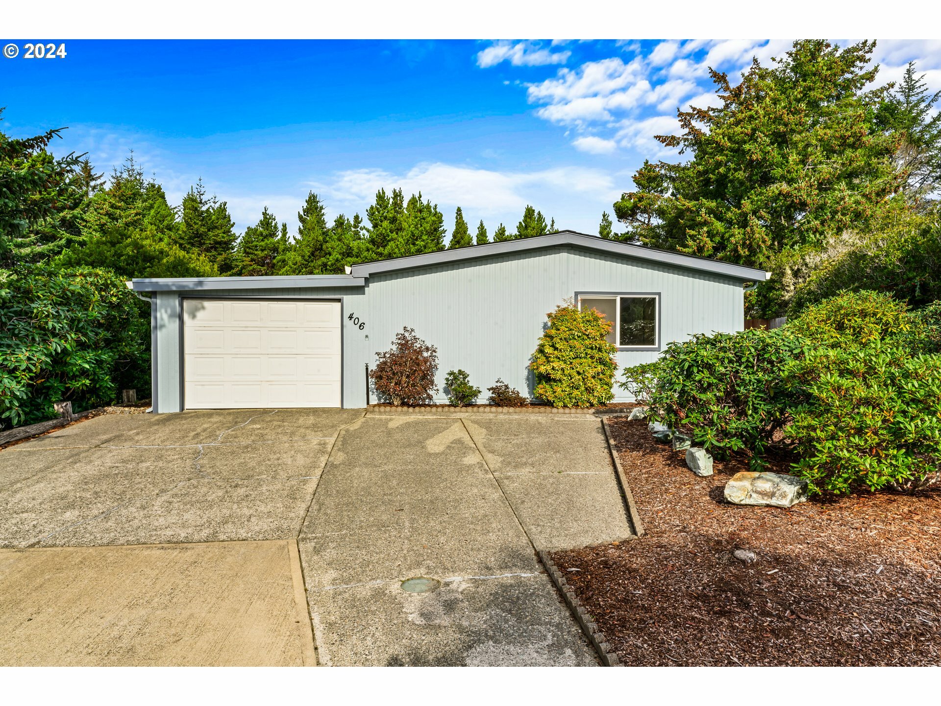 1600 Rhododendron Dr 406  Florence OR 97439 photo