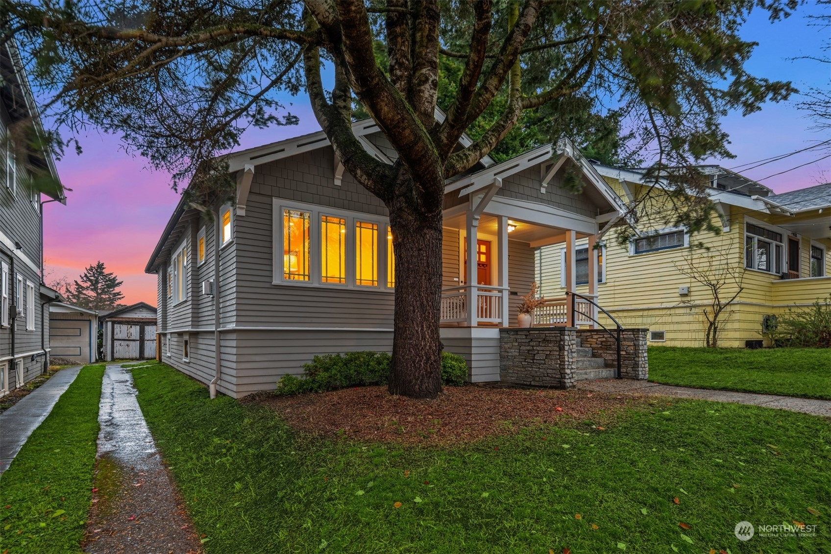 Property Photo:  4027 Densmore Avenue N  WA 98103 