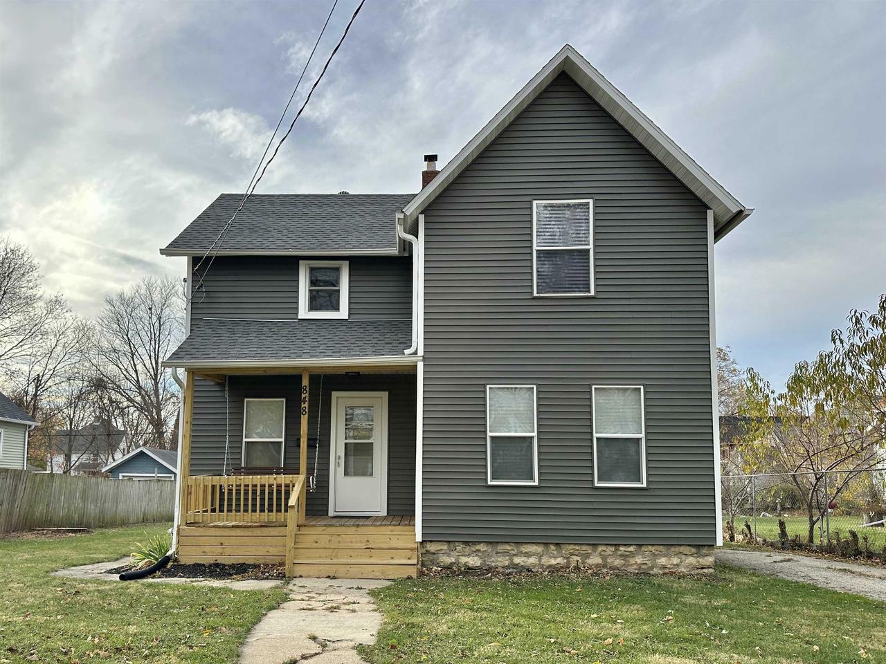 Property Photo:  848 Elm Street  WI 53511 