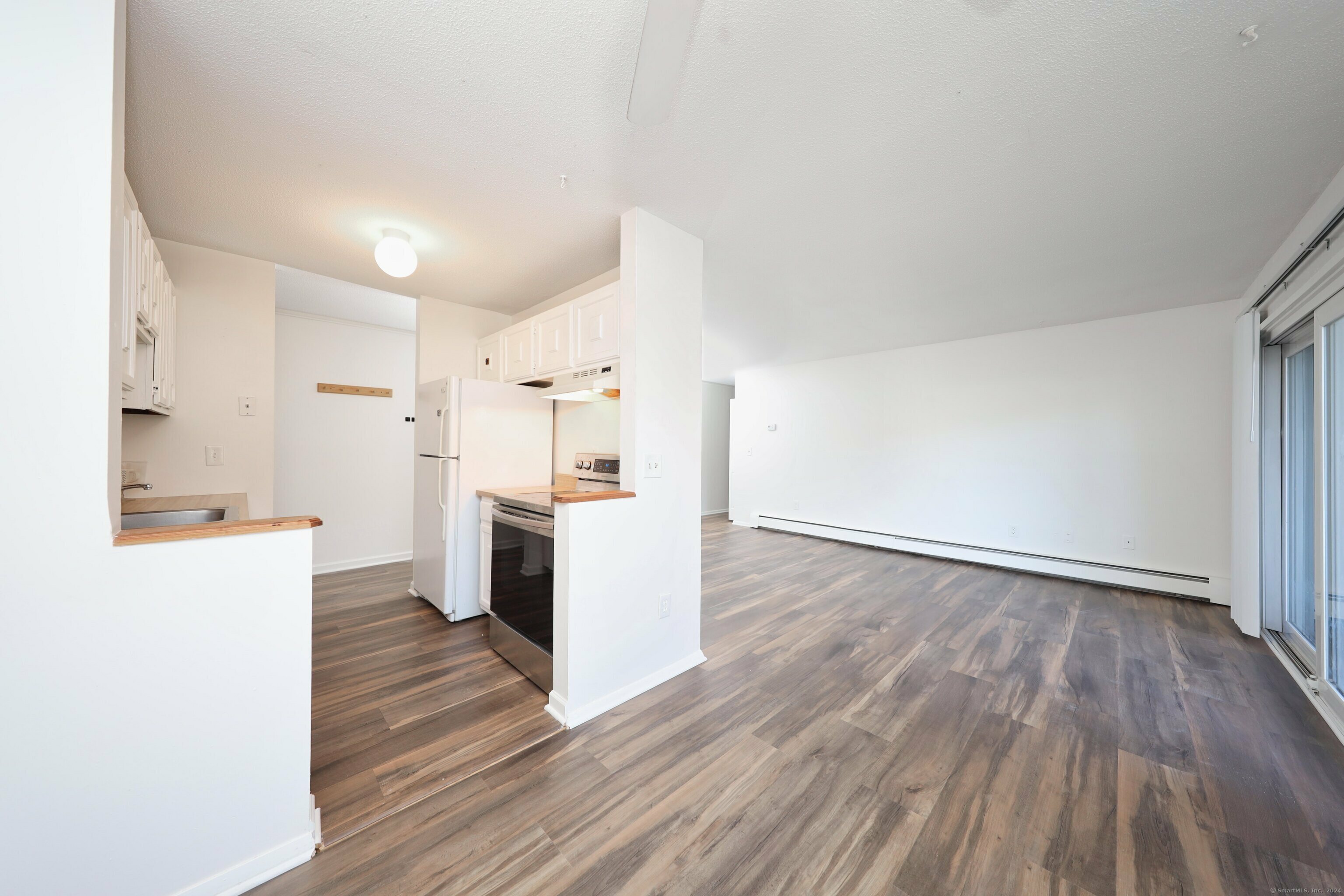 Property Photo:  37 Balance Rock Road Apt 6  CT 06483 