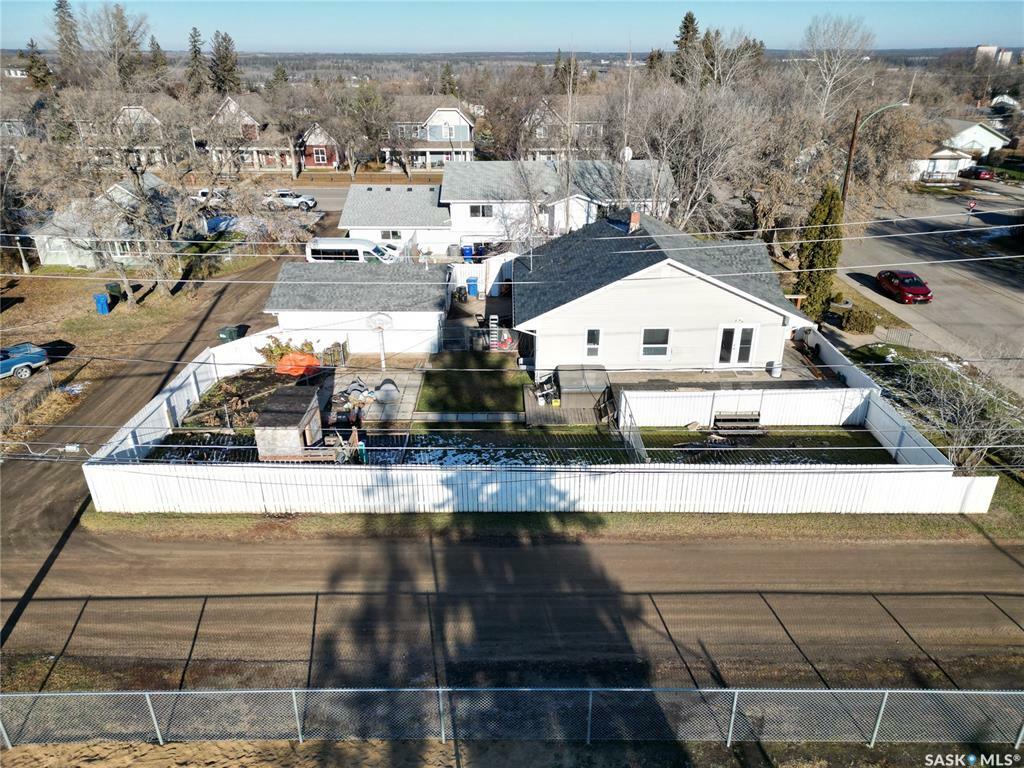 Property Photo:  2215 5th Avenue W  SK S6V 5J3 