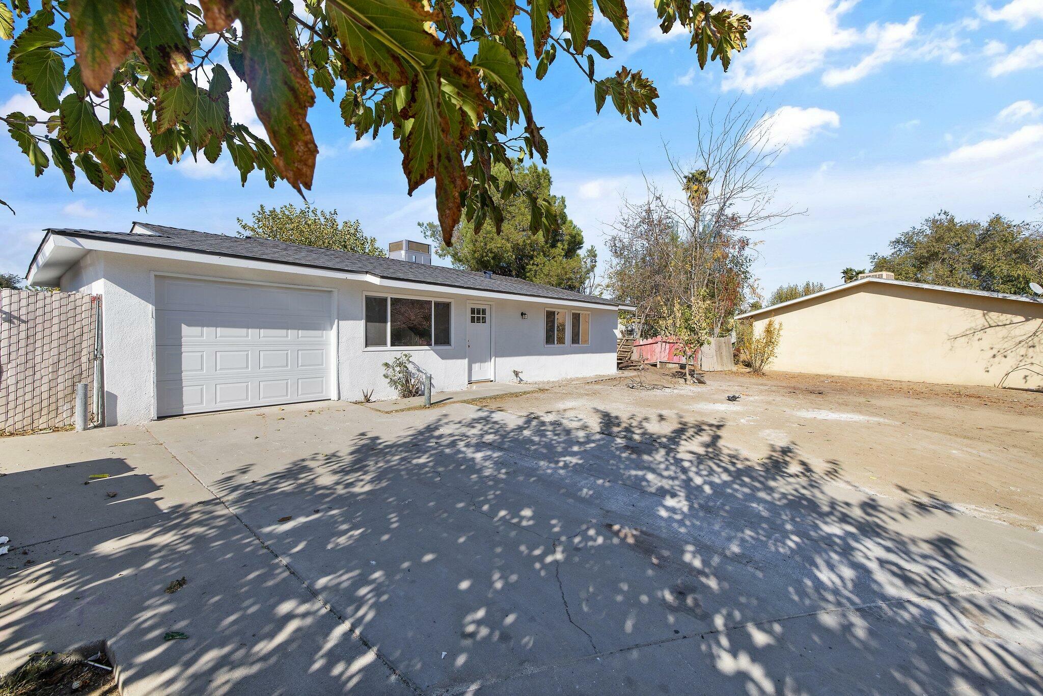 Property Photo:  16552 6th Street  CA 93234 