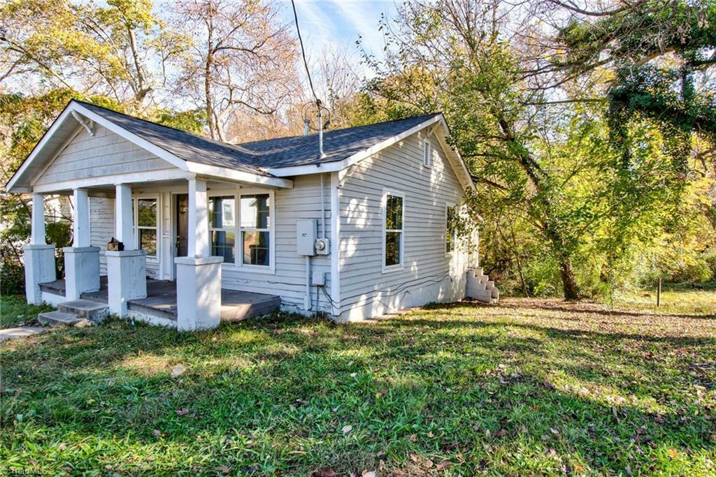 Property Photo:  1423 Emerald Street  NC 27101 