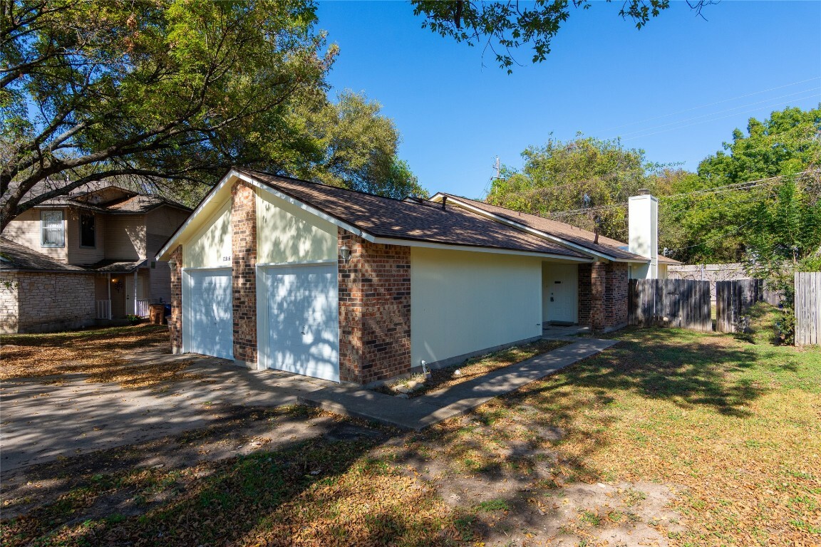 12816 Tomanet Trail  Austin TX 78727 photo