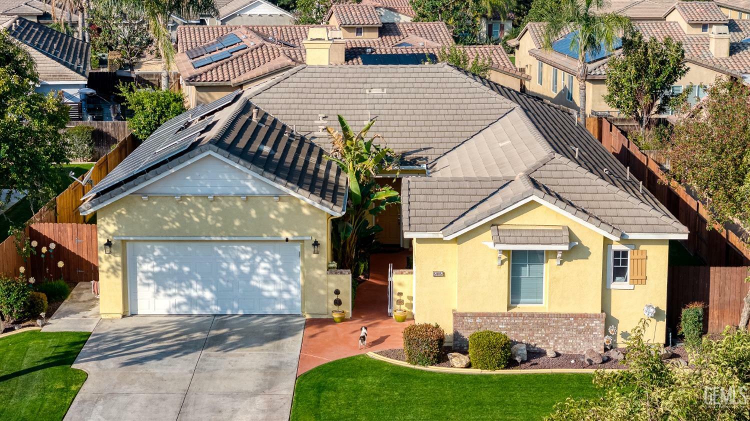 Property Photo: 5005 Boulder Creek Place CA 93312