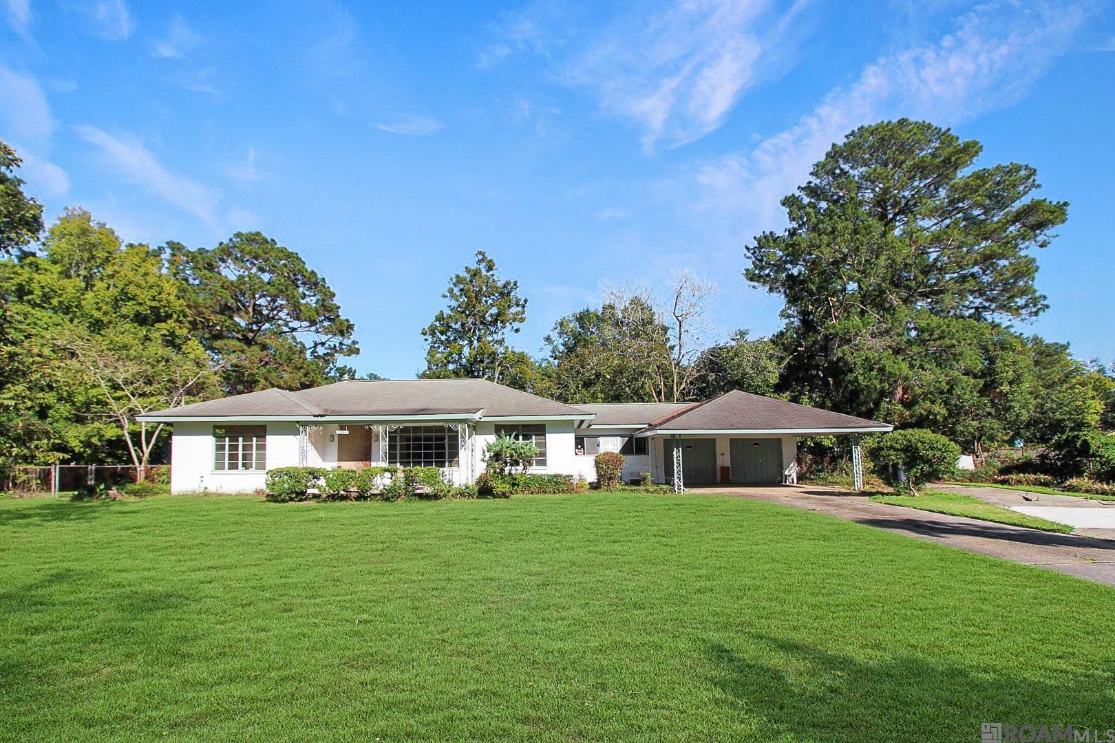 Property Photo: 3744 Conrad Dr LA 70805