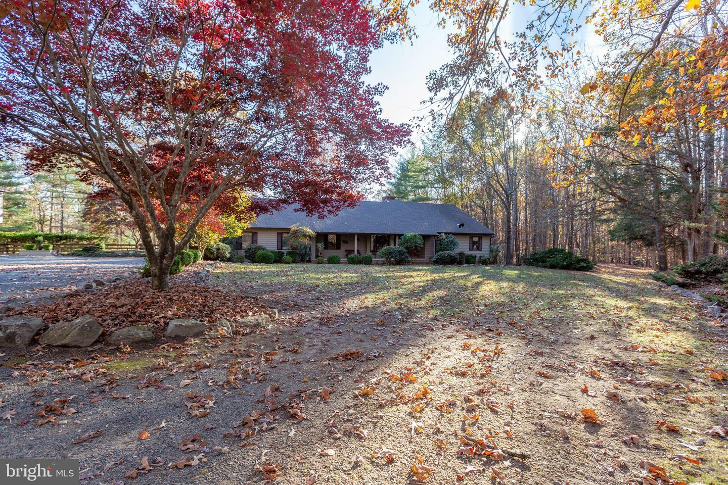 Property Photo:  14445 Kings Grant Lane  VA 23047 