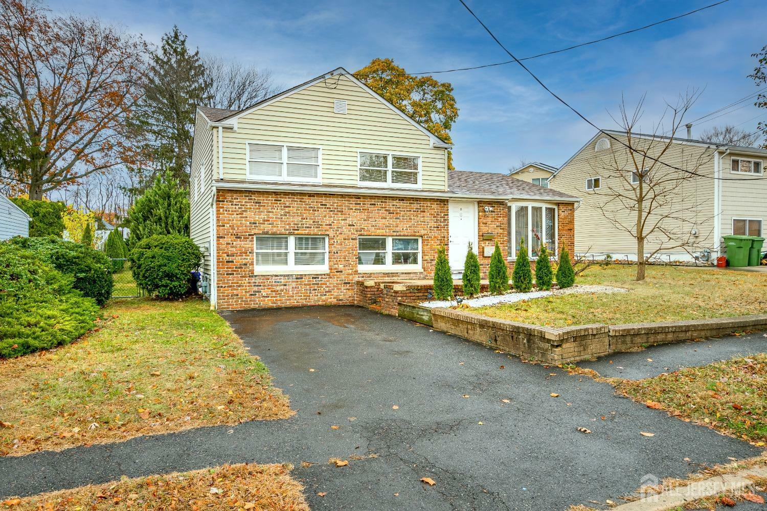 Property Photo:  6 Dunlap Drive  NJ 08859 