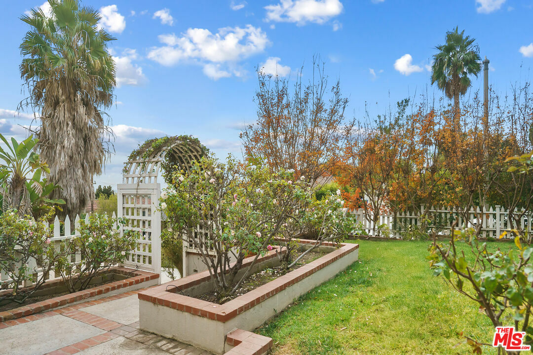 Property Photo:  1043  Franklin St  CA 90403 