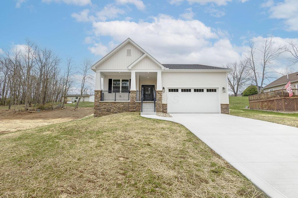 Property Photo: 301 Lakeview Heights Drive OH 43028