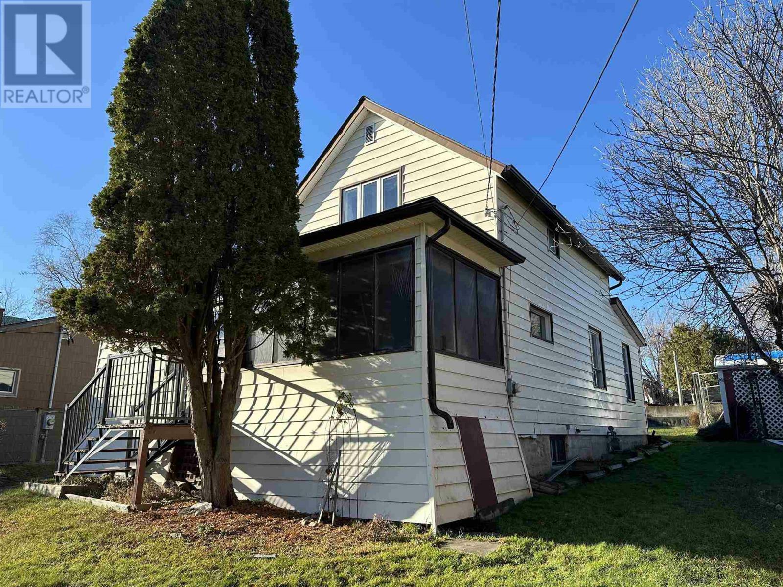 Property Photo:  346 Eighth Ave S  ON P9N 2H6 