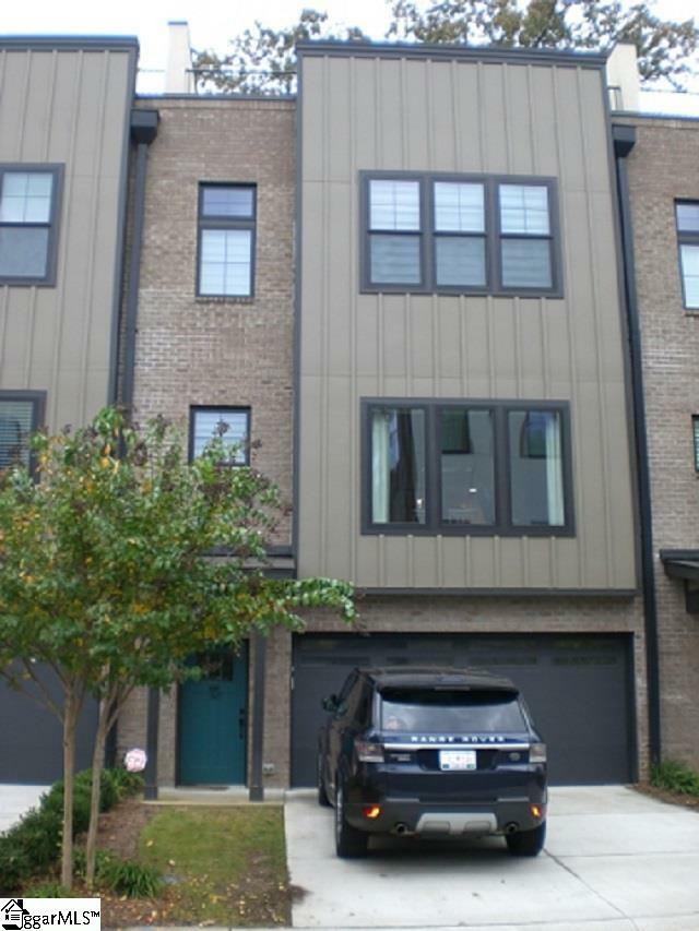 Property Photo:  121 W Stone Avenue Unit 15  SC 29609 