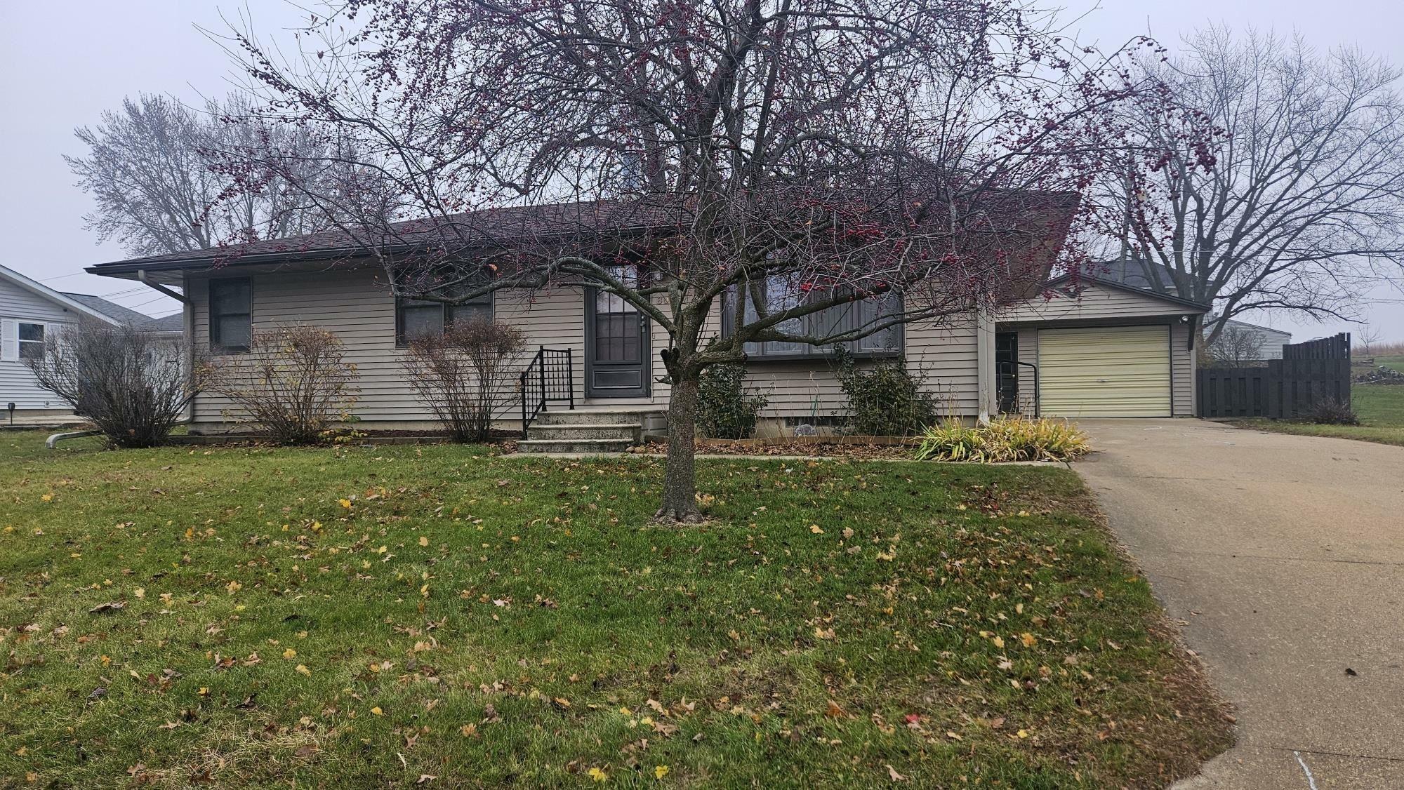 Property Photo:  807 7th Ave NE  IA 50662 