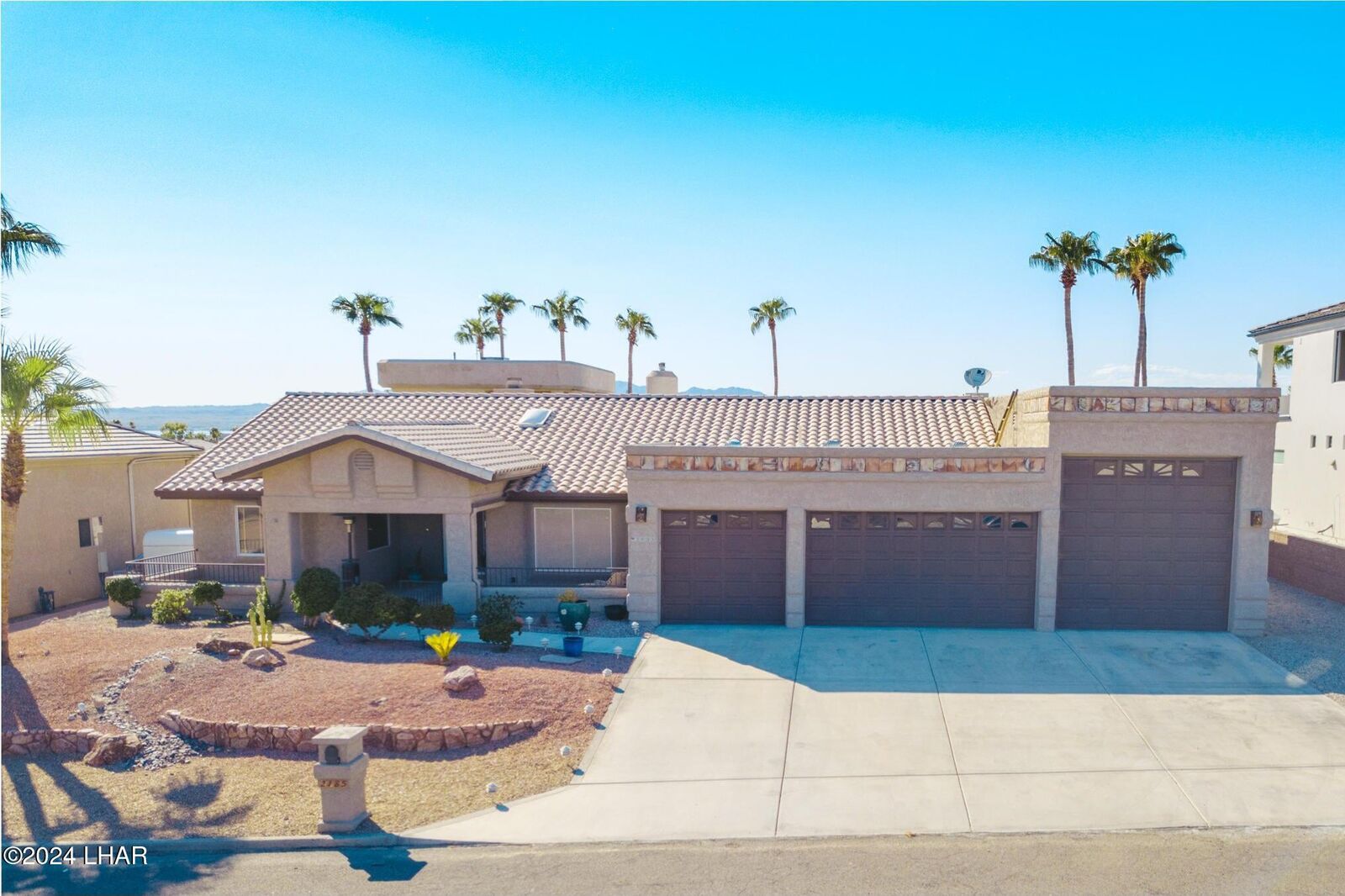 Property Photo: 2135 Eagle Dr AZ 86406