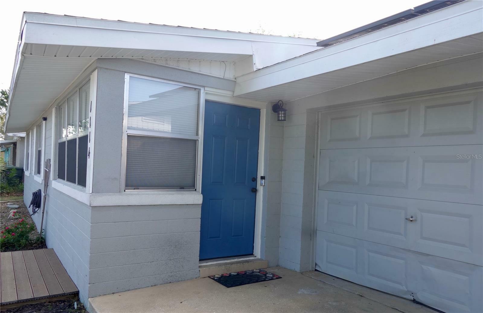 Property Photo: 1114 Berkshire Road FL 32117