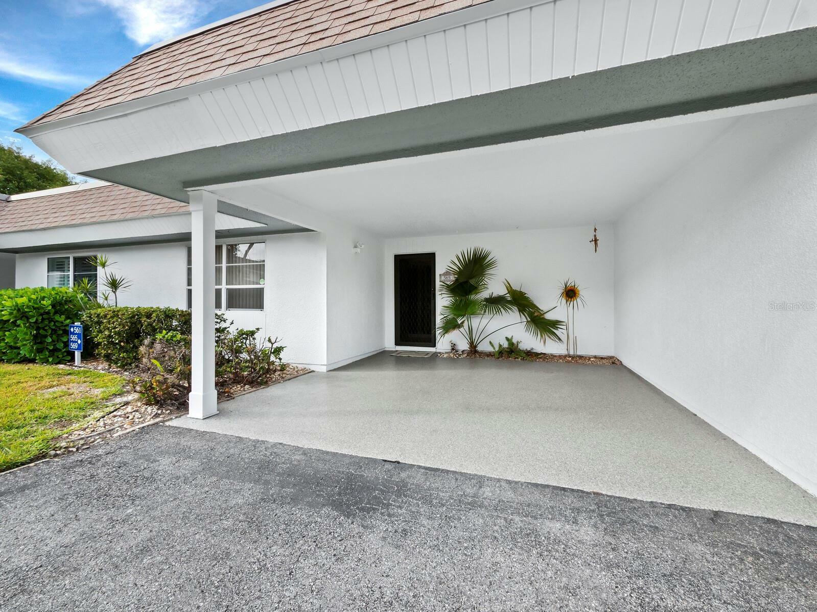 Property Photo:  565 Sutton Place V-9  FL 34228 