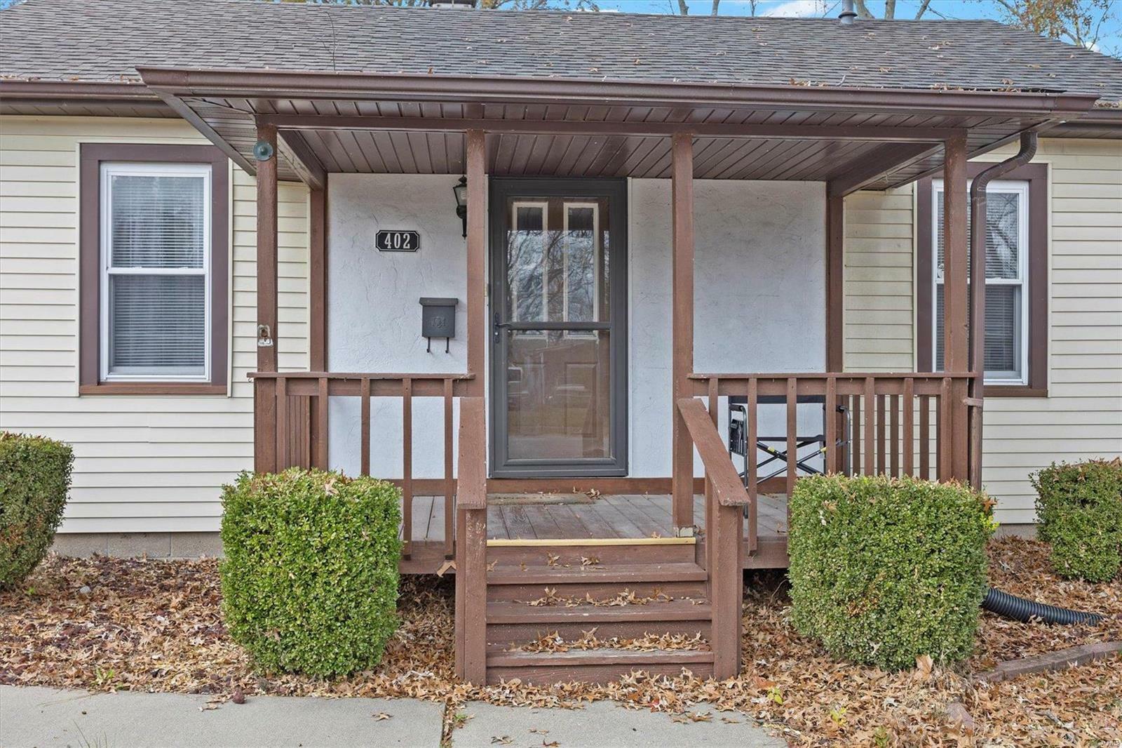 Property Photo:  402 S Clinton Street  IL 62264 