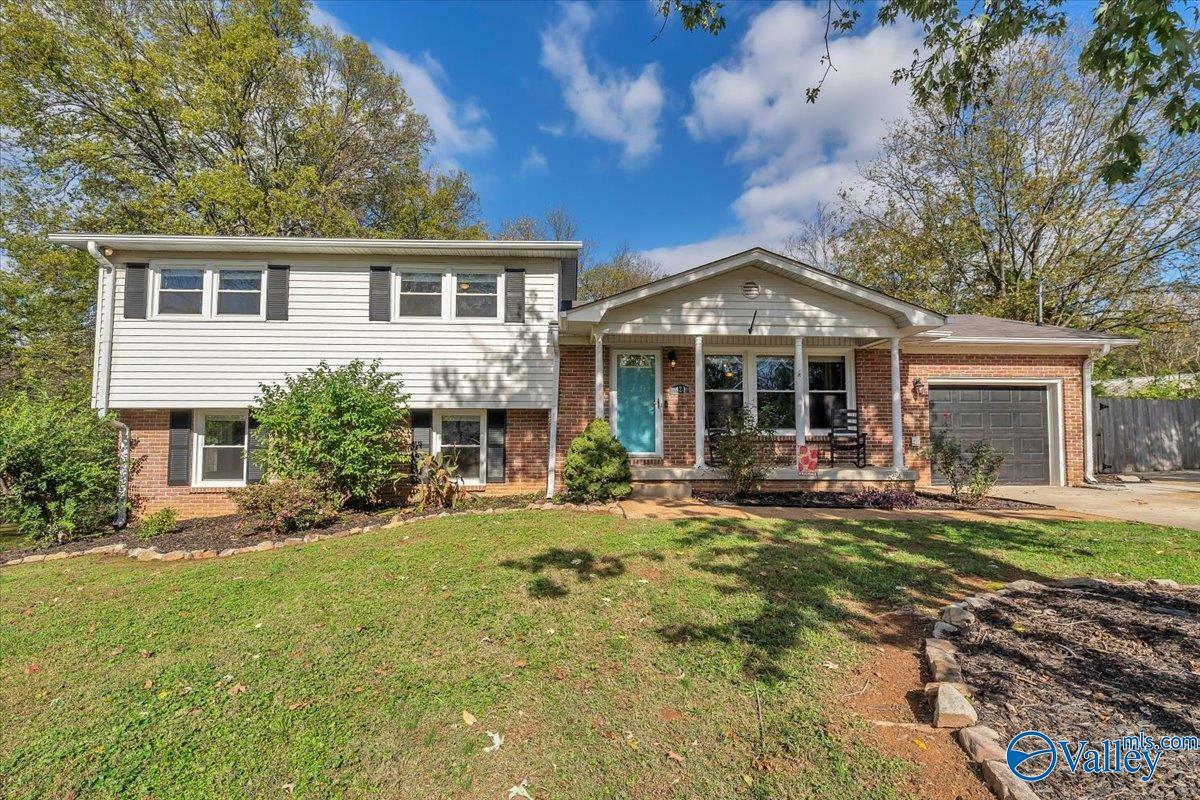 Property Photo:  423 Curtis Drive SE  AL 35803 