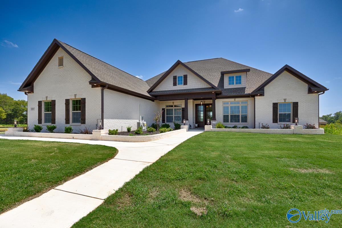 Property Photo: 141 Lanwood Drive AL 35811