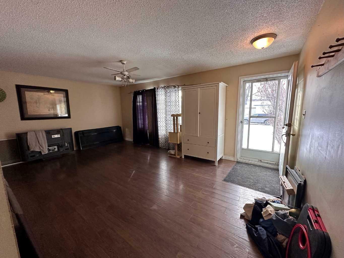 Property Photo:  3 Rae Crescent  AB T9H 1H2 