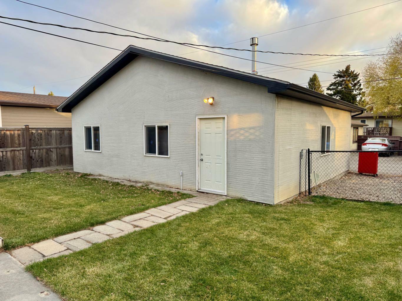 Property Photo:  2014 14 Avenue S  AB T1K 0V4 